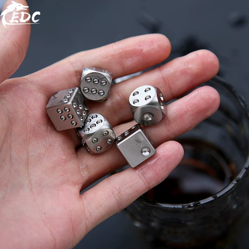 EDC Titanium сплав Color Dice Solid TC4 Sixday Lucky Guesting Boxing Drink Prink Peer Peer Iced Beverage Promotion