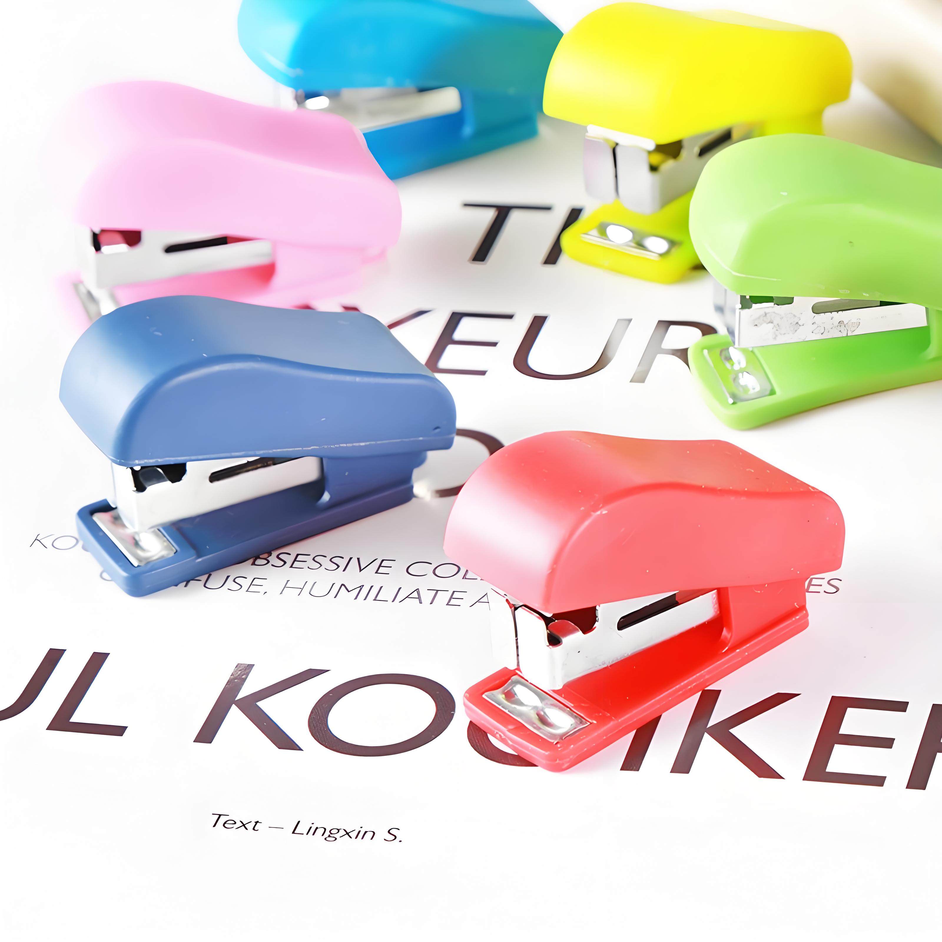 Creative mini stapler for students, labor-saving stapler, small stationery stapler, small stapler, stapler for test papers