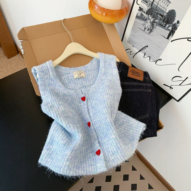 Korean-Style Blue Heart-Patterned Sweater Vest for Women, Autumn Season, High-End Lazy Style, Layered Sleeveless Knit Top