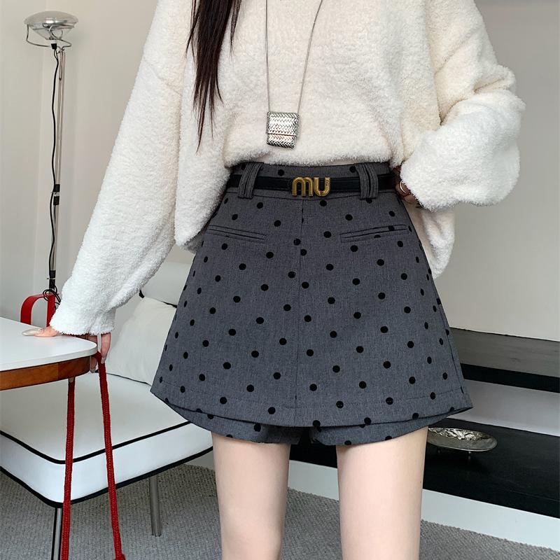 Plus-Size Autumn and Winter New Korean Fashion Polka Dot A-Line Shorts, High-Waisted Wide-Leg Slimming A-Line Casual Shorts for Women