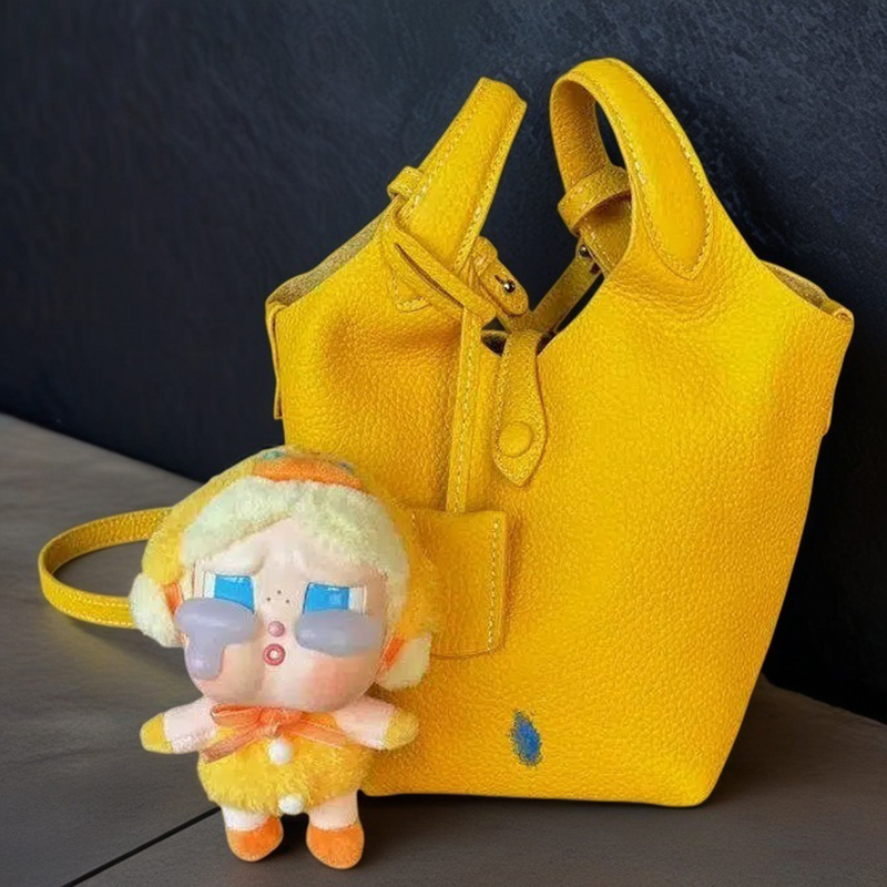 Cowhide Open-Top Basket Bag for Women, Small Size, Genuine Leather, 2026 Spring/Summer, Hand-Held and Crossbody, High-End Cowhide Bucket Bag Cowhide Open-Top Basket Bag for Women, Small Size, Genuine Leather, 2026 Spring/Summer, Hand-Held and Crossbody, High-End Cowhide Bucket Bag
