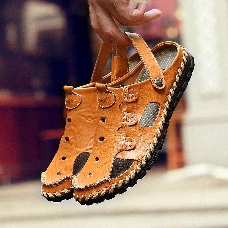 2022 new men's summer men's shoes casual leather hole shoes Baotou sandals fashion half slippers beach England