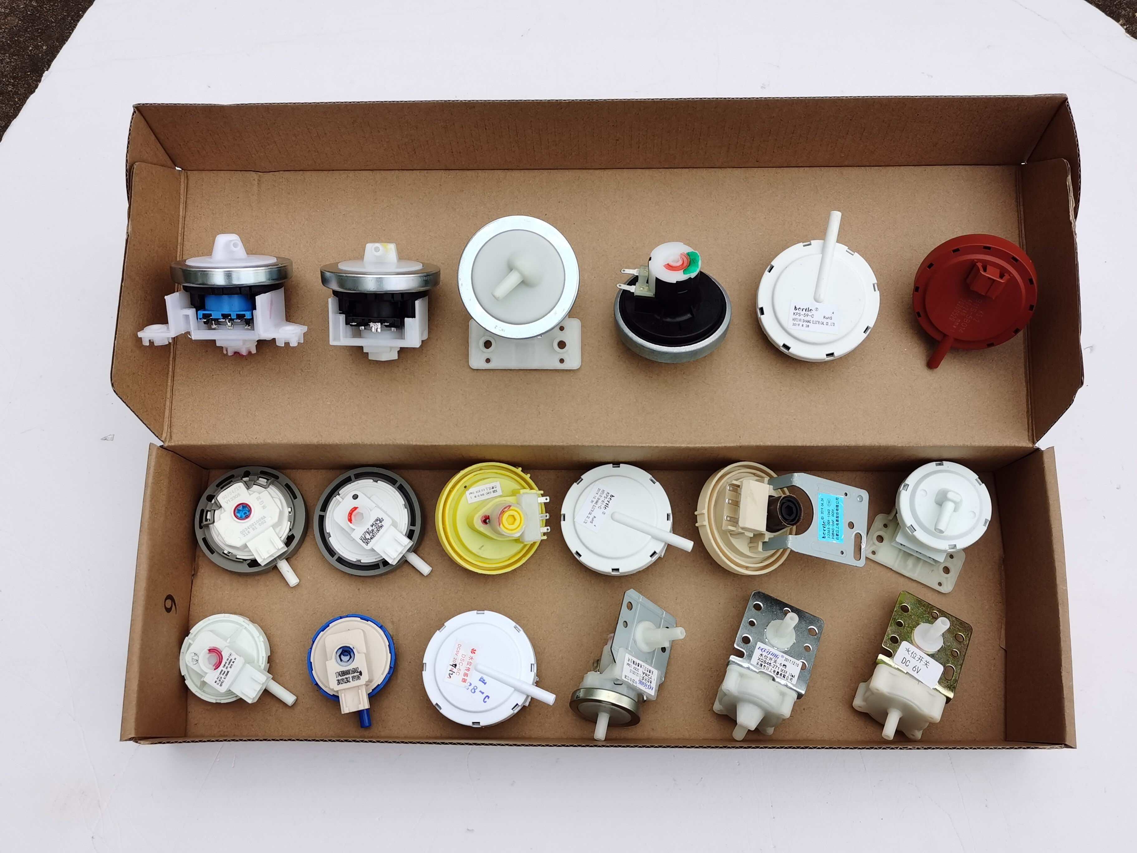 Applicable Haier Sanyo Rongthing DTCL Midea Panasonic and other various washing machine water level switch water level sensor