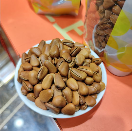 Piñones rojos Prince en grano, piñones pelados a mano, piñones abiertos, entrega directa a las tiendas, productos nuevos oficiales auténticos, entrega rápida