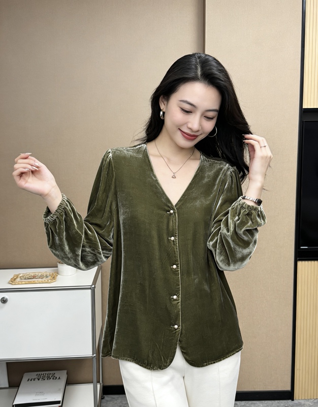 Heavyweight Silk Velvet New Style Chanel-Inspired Women's V-Neck Loose Slimming Versatile Mulberry Silk Long-Sleeve Cardigan Jacket Heavyweight Silk Velvet New Style Chanel-Inspired Women's V-Neck Loose Slimming Versatile Mulberry Silk Long-Sleeve Cardigan Jacket