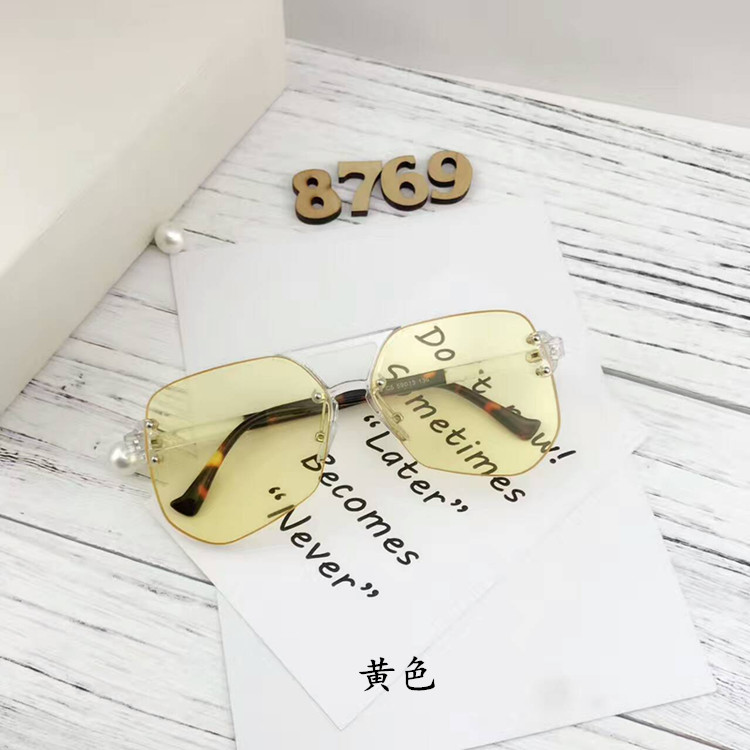 Kiến xám không viền kính râm nữ thủy triều 2017 mặt tròn trong suốt mảnh đại dương kính râm nam glasses kính phẳng kính râm