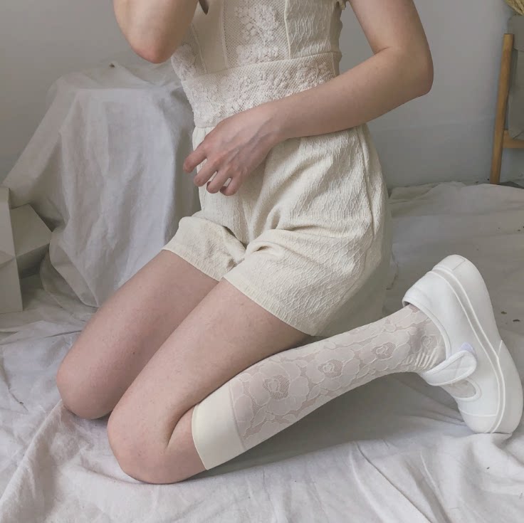 Spring Summer Gentle Style Retro Calf Socks Milk White Black Midbarrel Socks Ins Wind Embroidered Dark rose flowers Long Sox