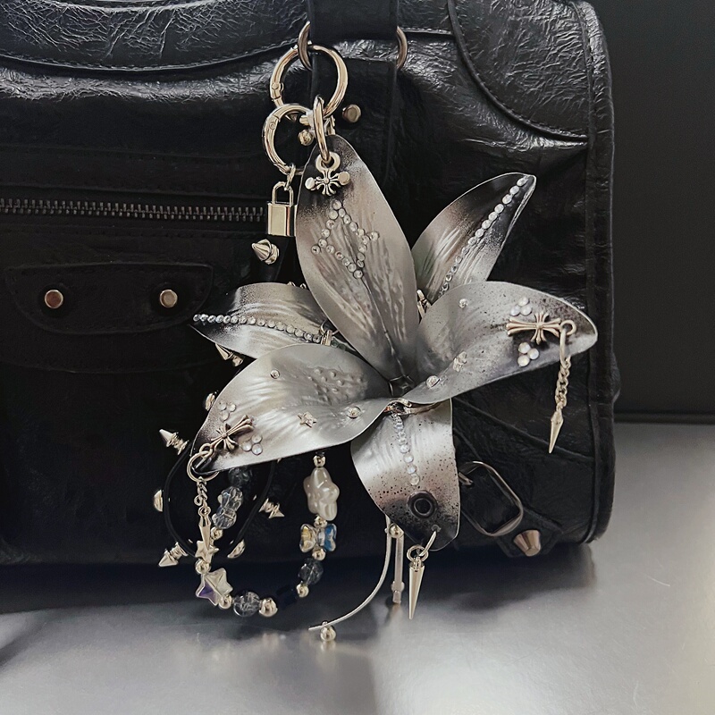 Subculture Niche Punk Handmade Heavy-Duty Pierced Lily Bag Pendant Yabi Gothic Dark Jewelry Chain Accessory