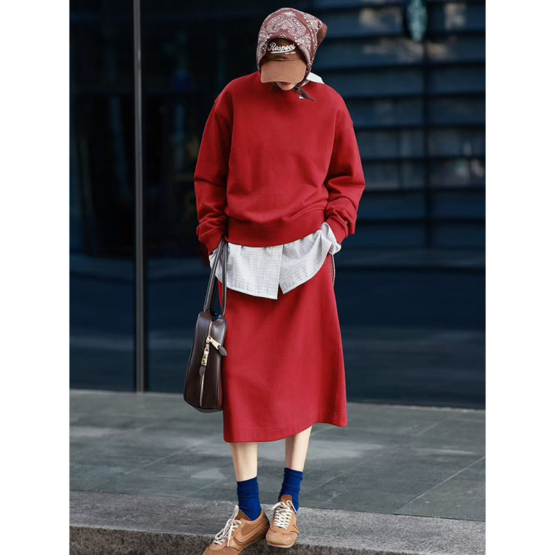 Pure Cotton Red Sweatshirt Sports Suit Skirt for Women, a Complete Christmas Outfit, This Year's Trendy and Fashionable Two-Piece Set Pure Cotton Red Sweatshirt Sports Suit Skirt for Women, a Complete Christmas Outfit, This Year's Trendy and Fashionable Two-Piece Set