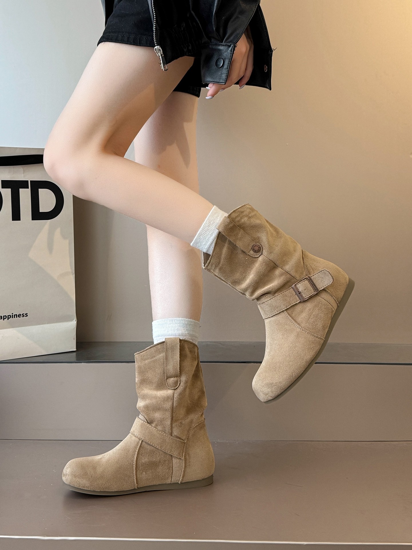 2025 New Winter Melard Height-Increasing Short Boots, Super Stylish and Popular Birkenstock-Style Slouch Boots for Women to Wear with Skirts