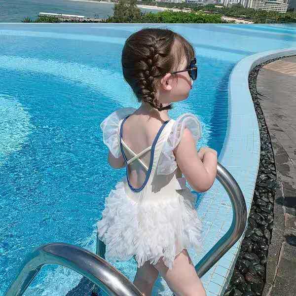 2022 Korean version of the children's lace princess hot spring swimsuit baby foreign gas girl triangle siamese little girl swimsuit