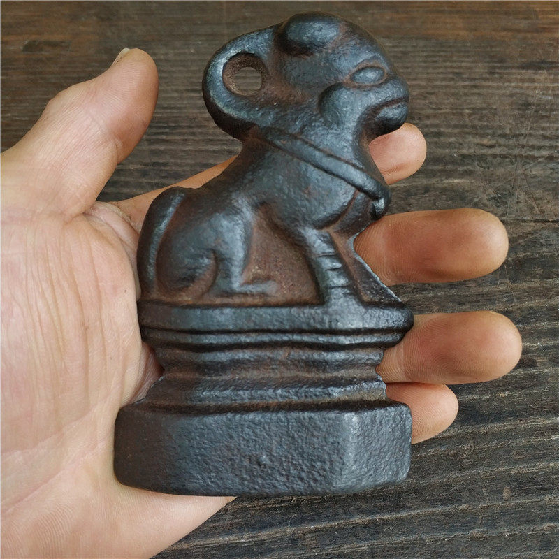 Iron scale sheep type iron right Rural old objects antique antique antiques hot sale collection modeling realistic package natural