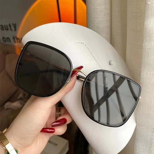 Брендовые солнцезащитные очки на солнечной энергии, 2024 года, изысканный стиль, защита от ультрафиолета, по фигуре