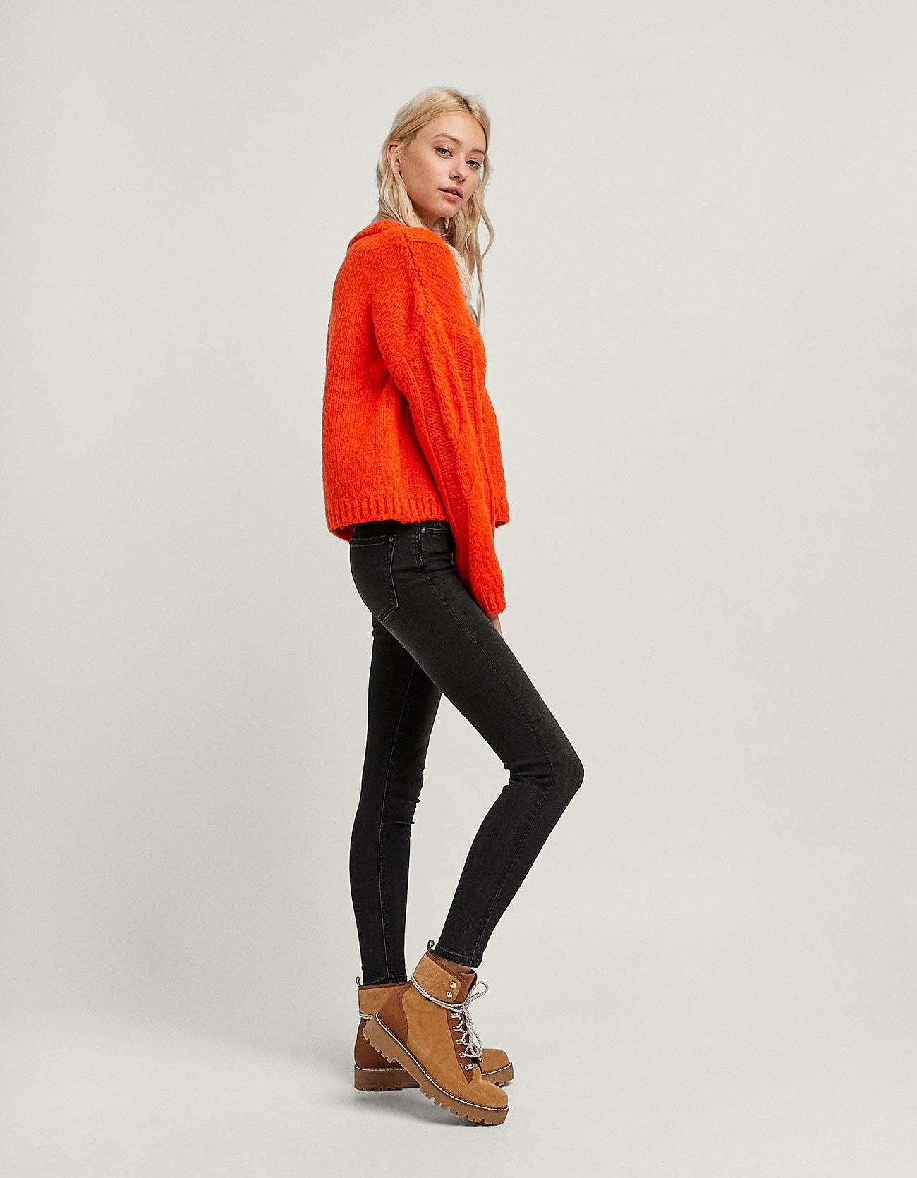Giảm giá thu đông Quần Stradivarius nữ mùa thu skinny cao eo 04800021707 quần giả váy