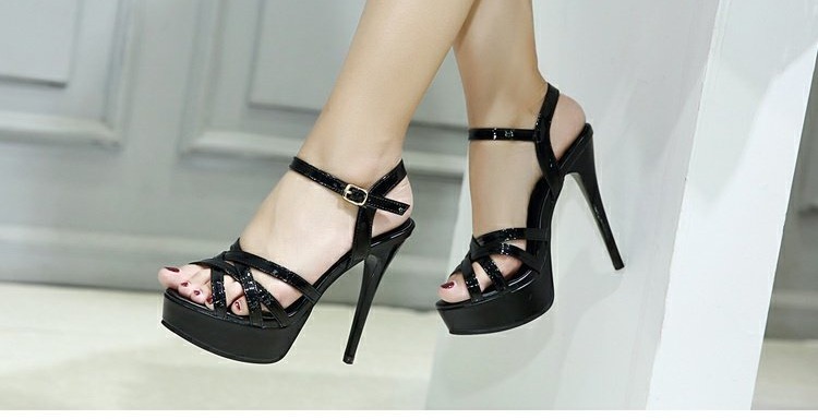 12CM tốt với giày cao gót siêu cao Châu Âu và Hoa Kỳ mùa hè mới từ khóa gợi cảm không thấm nước đế dày đế giày hộp đêm Rome sandal nữ hàn quốc