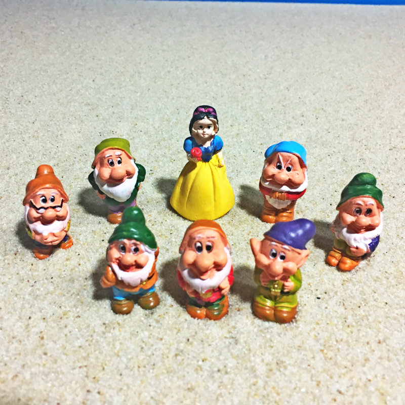 Psychological sand sand plate game Box Liaofa fairy tale character class Snow White with Seven Dwarves