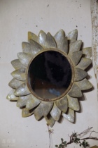 Mori Yuan new listing iron petal mirror garden groceries nostalgic home accessories retro decorative mirror hanging ornaments