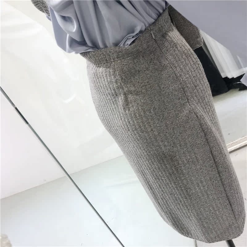 2018 thu đông mới kiểu Hồng Kông dài tay Khăn choàng mỏng giả áo hai dây + váy cao eo thon phù hợp với nữ đồ bộ pijama