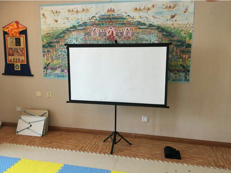 Outdoor mobile screen high-definition screen projector projector screen 60-inch anti-light triangle convenient bracket screen