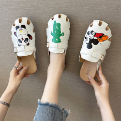 Hollow 2023 New Girl's Heart Toe Slippers Women's Summer Outerwear Cartoon Versatile Internet Celebrity Student Half Slippers Flat Bottom