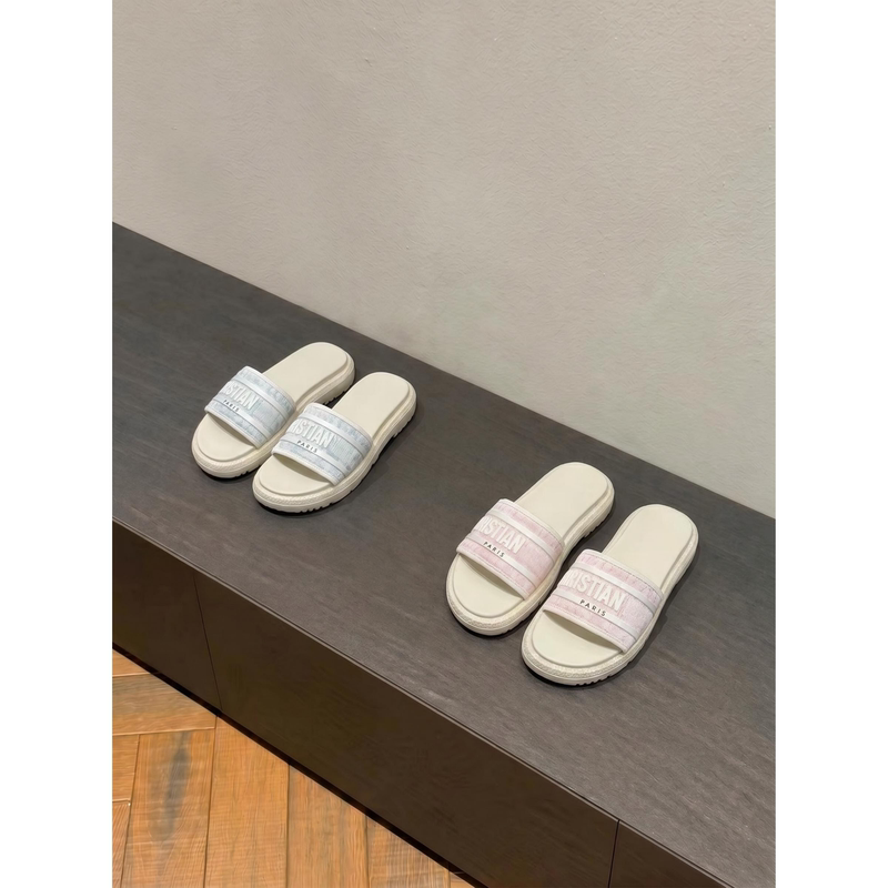 【Lism】Low-Key Luxury! 26 Early Spring New Style Letter Logo Casual Fashion Dway Slide Sandals for Women 【Lism】Low-Key Luxury! 26 Early Spring New Style Letter Logo Casual Fashion Dway Slide Sandals for Women