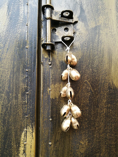 When you hear its voice when you are wandering, go home Cute auspicious peanut small brass bell 10