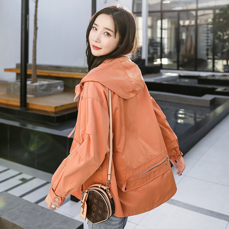 2022 new stylish temperament Fan loose with cap 100 hitch casual Korean version of the girl jacket with little subspring and autumn