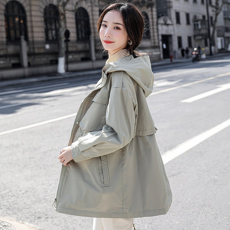 2022 popular fashion spring and autumn new Korean version loose thin drawstring waist hood versatile trench coat women's thin coat