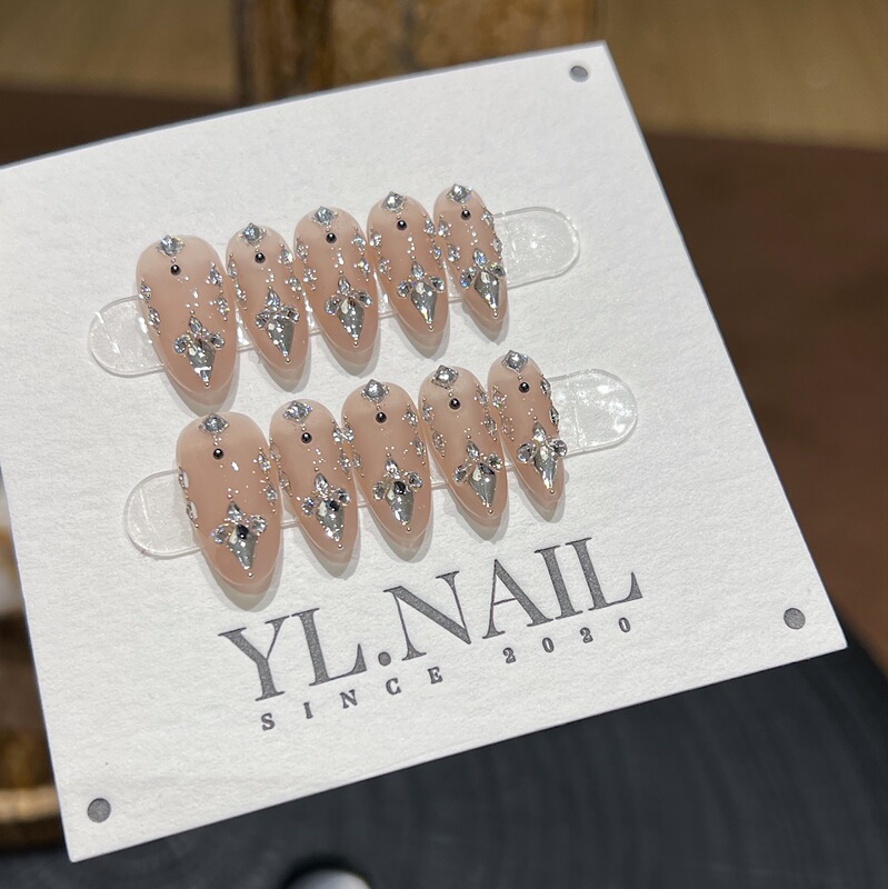【Yl.Nail Olivia】Purely Handmade Nail Pieces, Trendy Niche Nude Color with Rhinestones, Heavy-Duty Dazzling Wearable Nails 【Yl.Nail Olivia】Purely Handmade Nail Pieces, Trendy Niche Nude Color with Rhinestones, Heavy-Duty Dazzling Wearable Nails