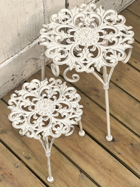 French retro aged cast iron style European embossed flower stool flower stand size two piece set garden elevated rack ເພື່ອເພີ່ມລະດັບ