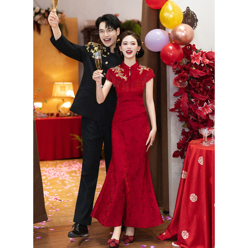 Chinese-Style Dignified and Elegant Embroidered Shawl with Tassels, Cheongsam, Engagement Dress, Wedding Red Dress, Bride's Toast Dress