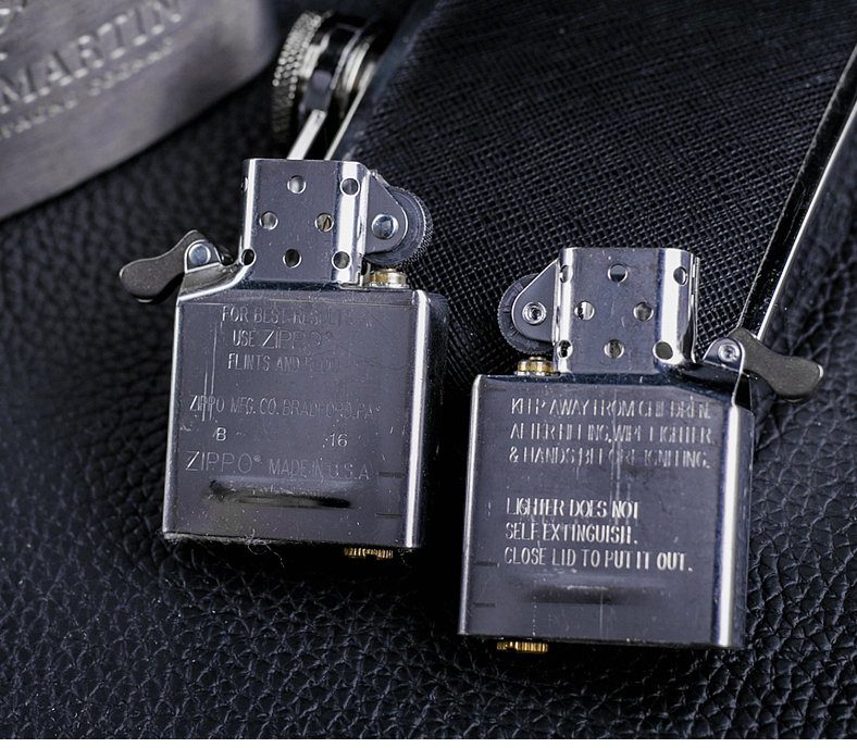 ZIPPO nhẹ hơn lót phong trào vàng và bạc máy thông thường phổ quát chính hãng Mỹ chính hãng phụ kiện Zippo chính hãng - Bật lửa bật lửa zippo