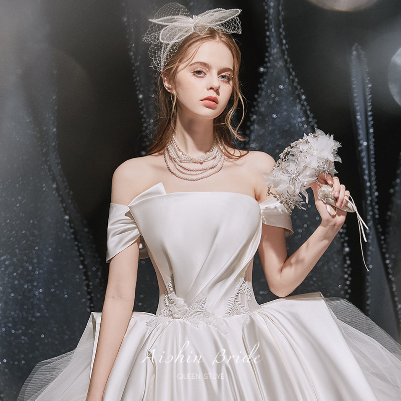 Straight Shoulder Satin Wedding Dress 2022 New Bridal Temperament Brief Atmosphere Trailing THIN ' MOONLIGHT ROUND DANCE 