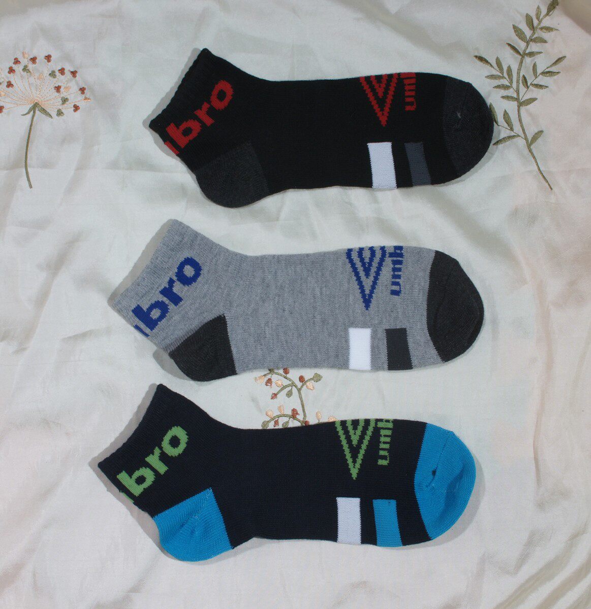 Flat sports socks