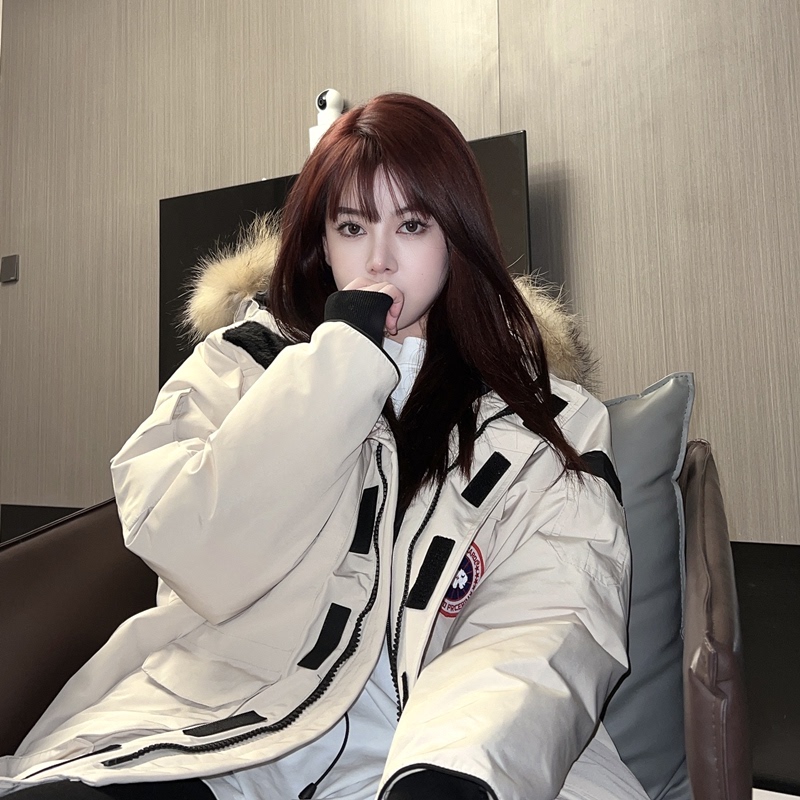 French-Style High-End 2025 New down Jacket Workwear Extreme Cold Parka Mid-Length Winter Coat for Men and Women French-Style High-End 2025 New down Jacket Workwear Extreme Cold Parka Mid-Length Winter Coat for Men and Women