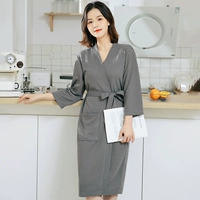 Серая женщина