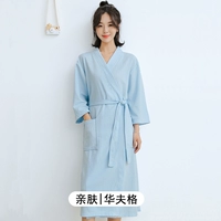 Голубая [самка] Люпин Хуафейдж