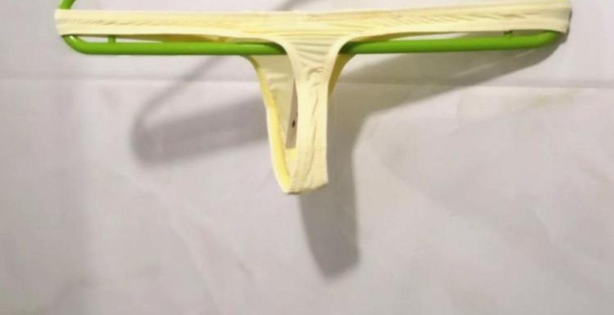 Thong nam băng lụa bó sát thực sự quần đen nam thúc đẩy túi gợi cảm căng đồ lót đồng tính quần xì giấy