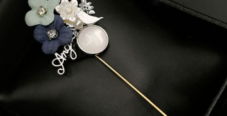 Ngày của phụ nữ thời trang Hàn Quốc Áo len Pin giả ngọc trai mô phỏng hoa Corsage Word Pin kim H0101 - Trâm cài ghim cài áo vest nữ