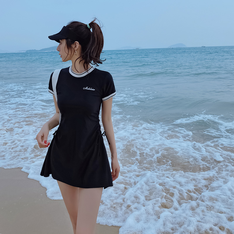 South Korea ins swimsuit female fairy fan small chest gathered to cover the belly thin one-piece dress conservative hot spring swimming suit