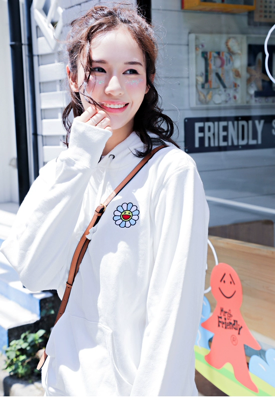 [Spot] Trunk 16 mùa thu và mùa đông thêu Murakami Takashi hoa hoodie đôi áo len trùm đầu nam và nữ