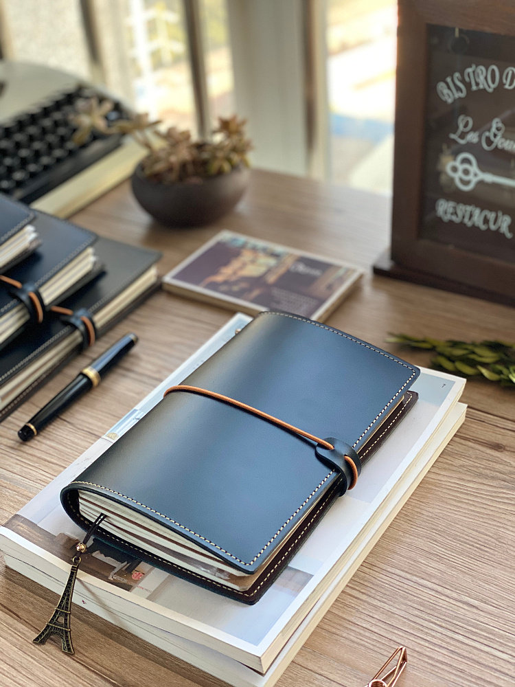 Inker Stationery Control Ben Brother recommends black glazed real cowhide handbook notebook handmade notebook notepad diary leather loose-leaf book free customized English black business book gift gift