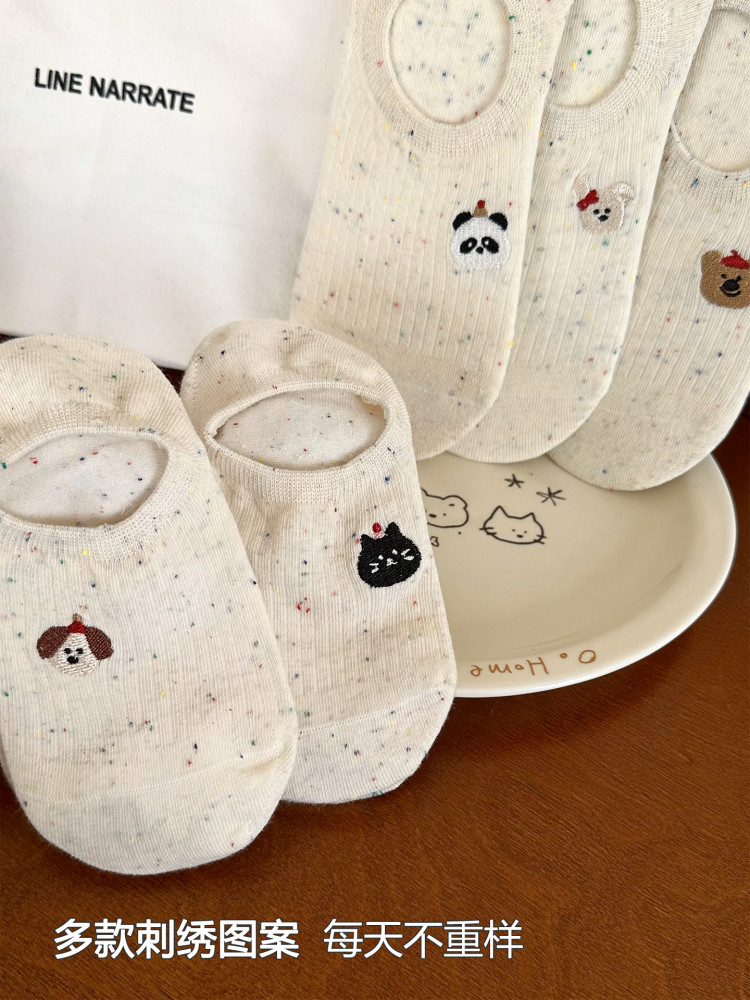 White Socks for Women, Boat Socks, Thin Spring and Summer Style, Low-Cut Invisible Socks, Non-Slip, Antibacterial, No-Slip Heel, Cartoon Embroidered Short Socks