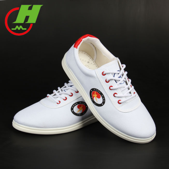 Red cotton Tai Chi shoes canvas soft-soled shoes women's spring and autumn martial arts practice shoes Tai Chi morning practice Kung Fu sports shoes