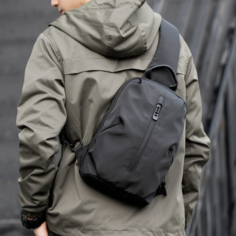 New trendy brand chest bag men's fashion trend one-shoulder messenger bag leisure multi-functional small shoulder bag riding backpack men's bag