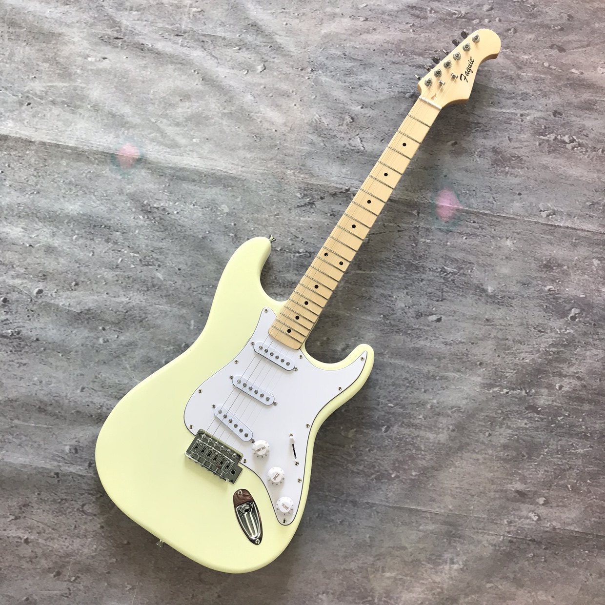 Factory direct selling milk yellow ST electric guitar feel comfortable and quality assurance