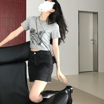 East Day is a curly hair short jacket Women Summer 100 hitch a small crowdsourced cross hollowed-out design butterfly spider printed T-shirt