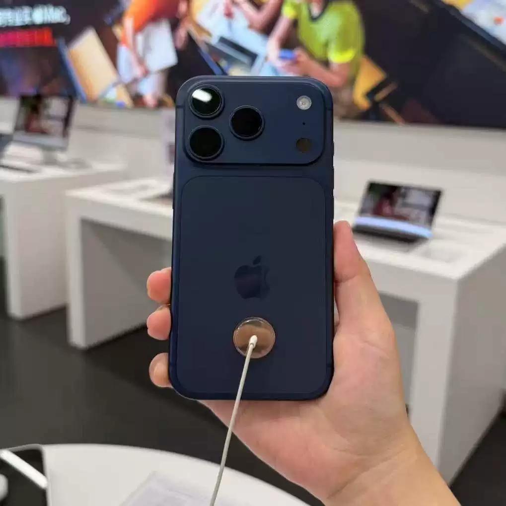 Apple/苹果 Iphone 17, support function for all network communication standards, 5G, 17promax