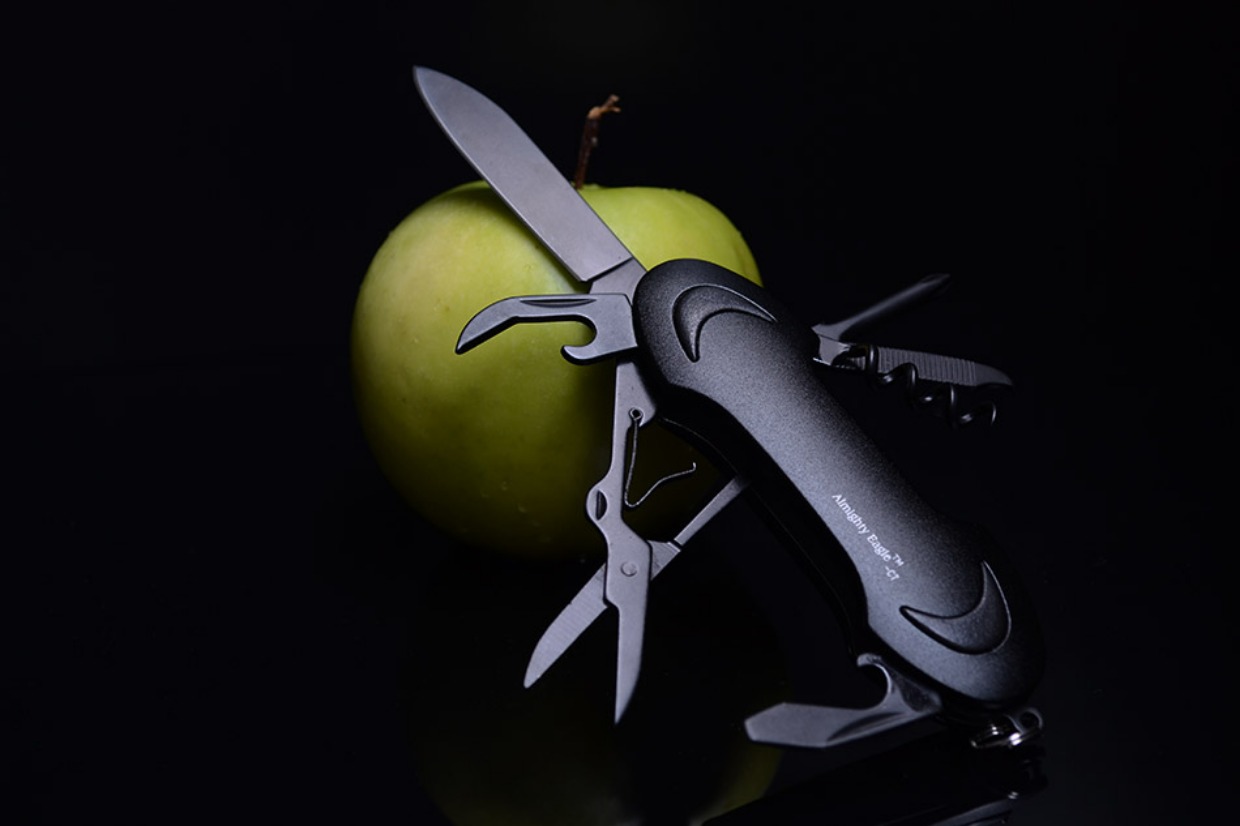 Eagle C7 Dao gấp đa chức năng Swiss Tech Knife Dao tự vệ Khóa dao ngoài trời cầm tay dao quân đội Thụy Sĩ