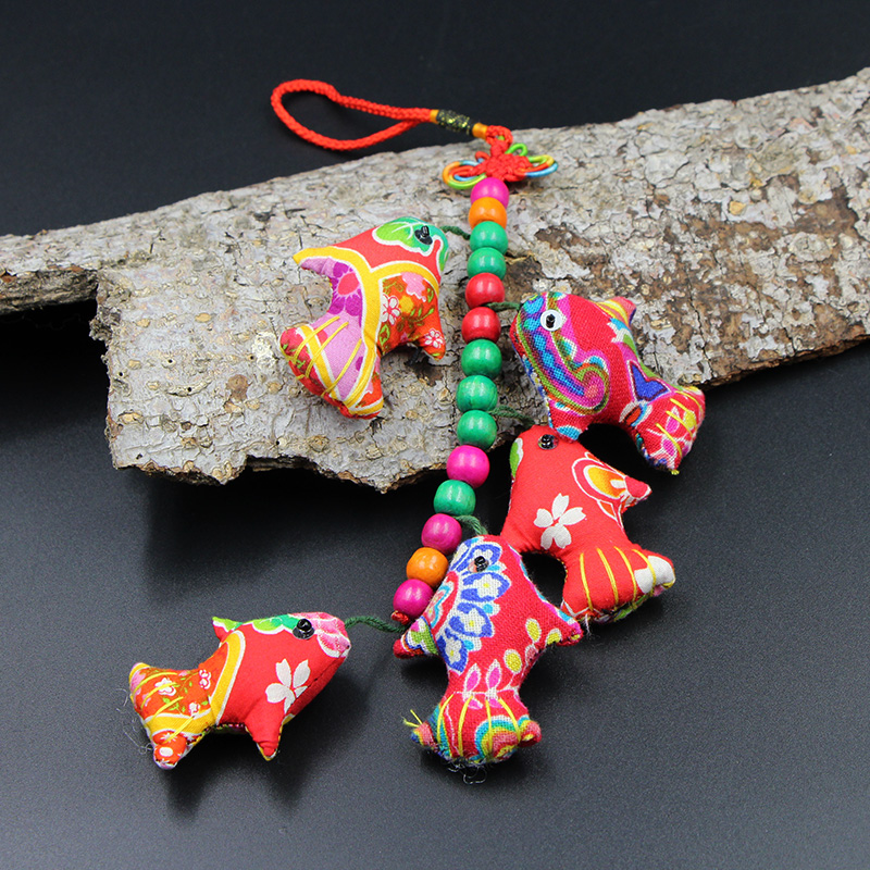 Yunnan Buyi ethnic wind car pendant Tai Lijiang Artisanal Small Fish Bag Hang China Wind Gift Souvenirs